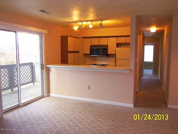 3rd image of 876 Newport Ter