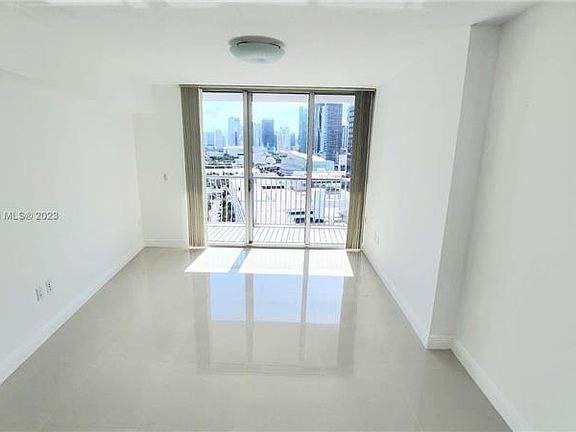 2nd image of 1750 N Bayshore Dr APT 2010