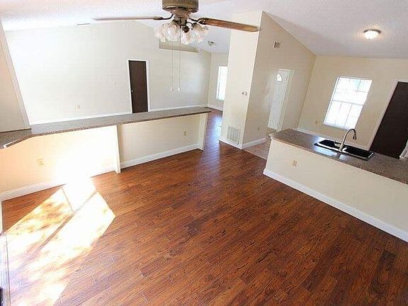 4th image of 2647 Candler Dr