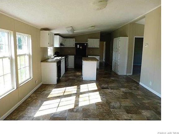 3rd image of 173 Black Oak Dr