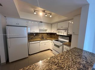 7118 Bonita Dr APT 305, Miami Beach, FL 33141