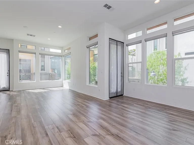 142 Sawbuck — Photo 14