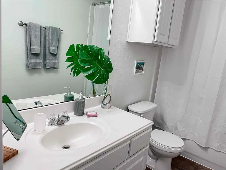 1308 Andrews St — Photo 5