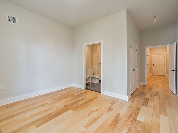 2nd image of 5015-25 Warrington Ave #304