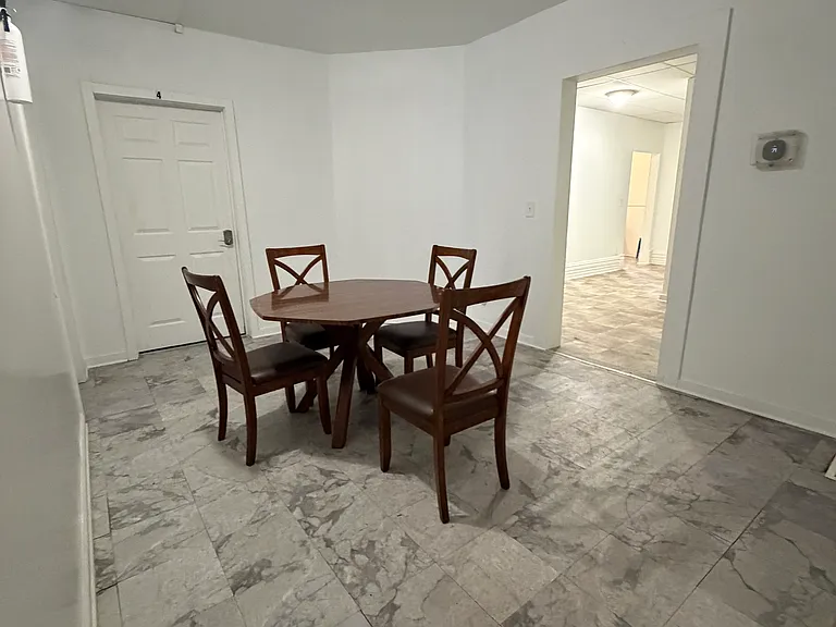 240 Wellington St SW #2 — Photo 10