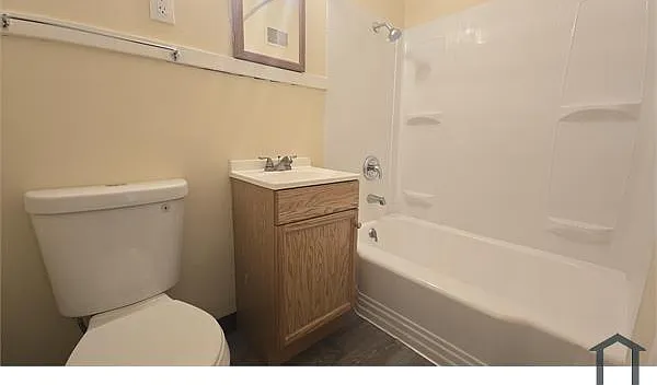 2213 Logan St #4L — Photo 4