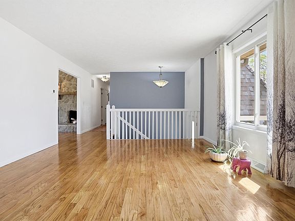 5th image of 5122 Woodridge Dr