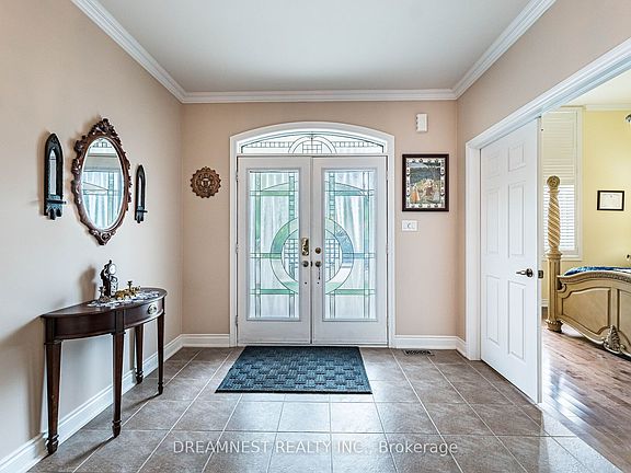 4th image of 1515 Stewart Cres