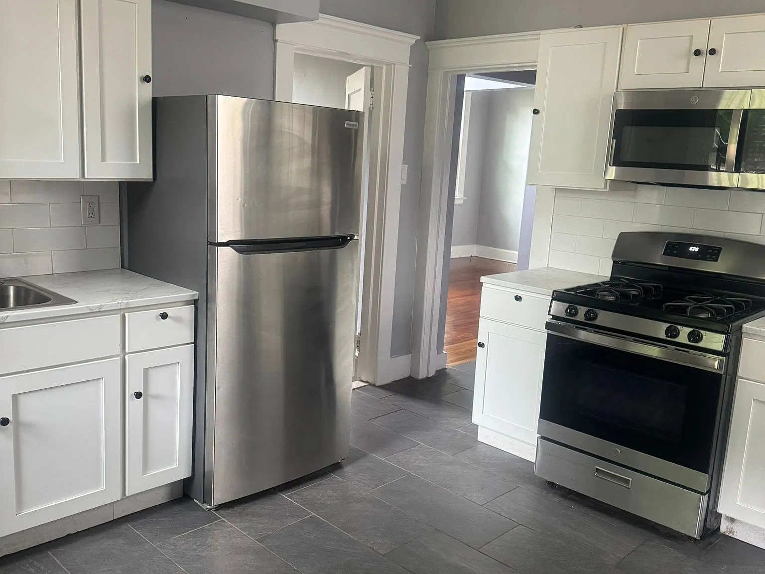 3 bed, 1150 sqft, $2,200 — Photo 1