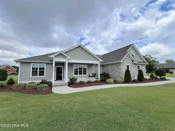 4120 W Wilson Street, Farmville, NC 27828