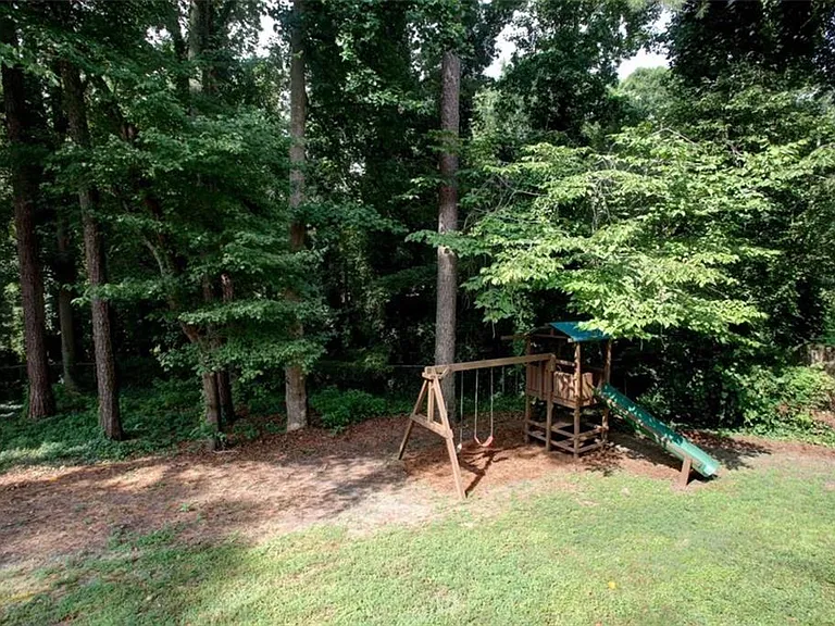 209 Caboose Ln — Photo 22