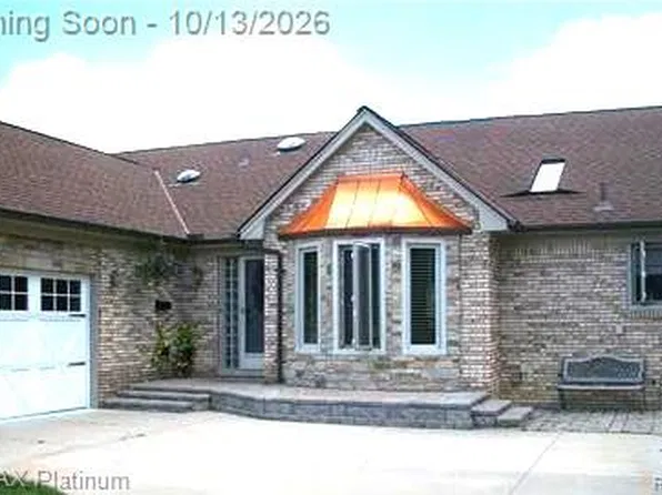 43940 Cadburry Dr, Clinton Township, MI 48038