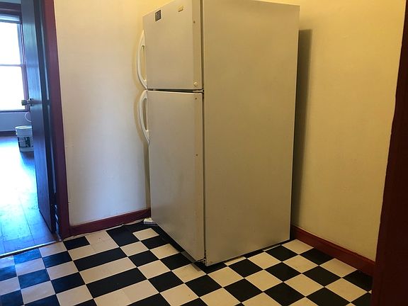 5th image of 547 Quincy St Floor 2