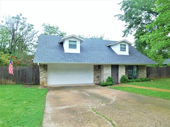 2nd image of 126 Bluebonnet Dr