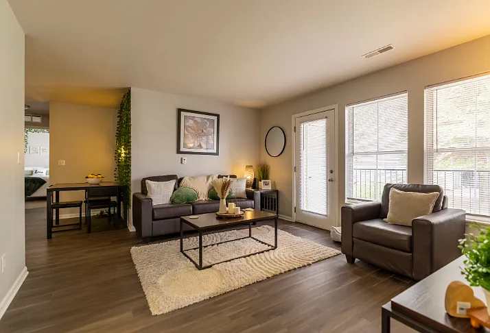 The Club at Chandler - Student Housing Priced per Bed — Photo 14