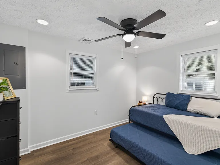 301 Boundary Rd — Photo 30
