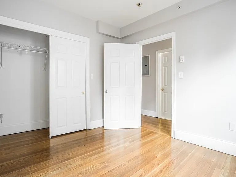 90 Warrenton St #8 — Photo 7
