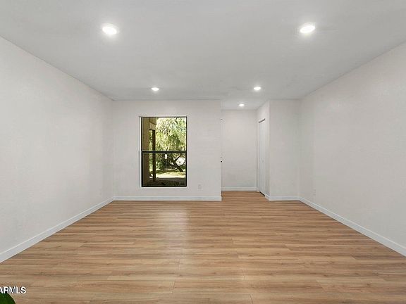 4th image of 1425 E DESERT COVE Avenue #33