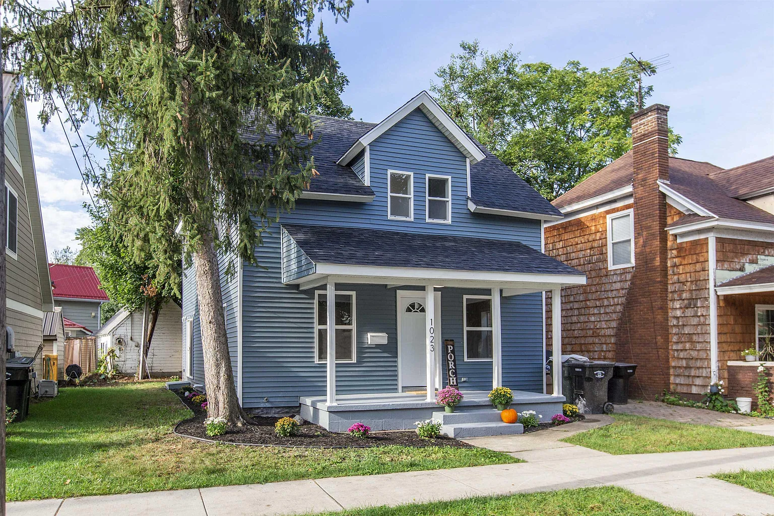 1023 Woodward Ave photo 1