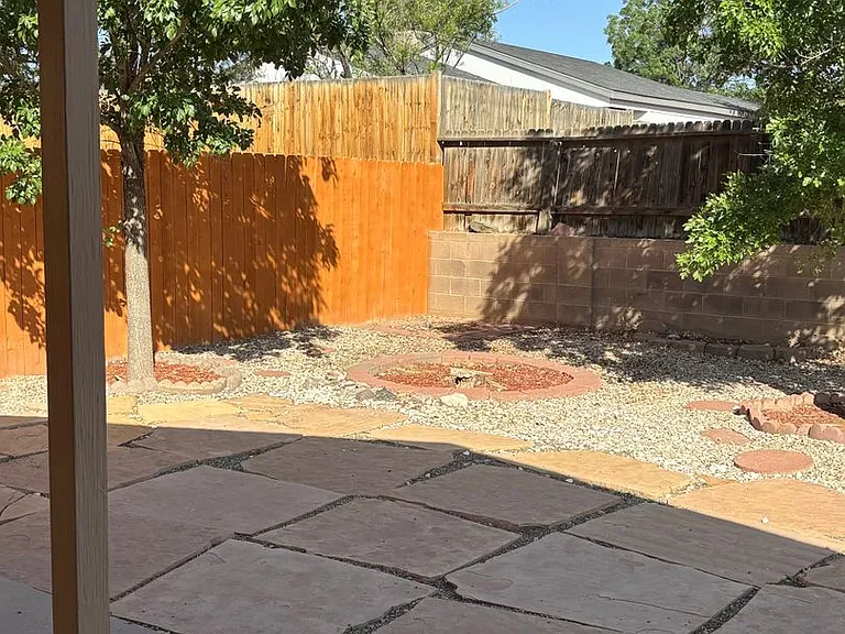 2125 Sierra Ln NE — Photo 30