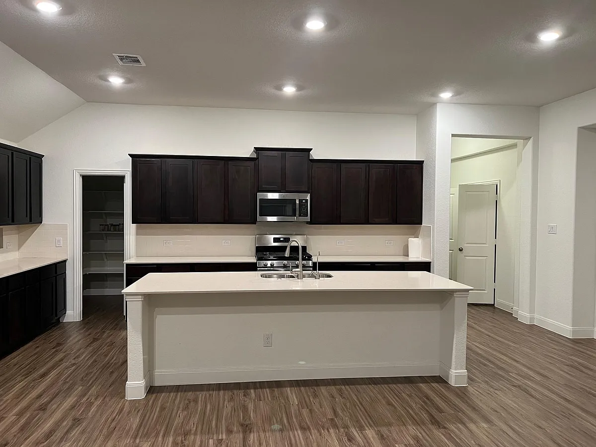 Kitchen - 208 Tinto St