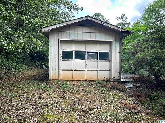 5th image of 1689 Gallant Rd