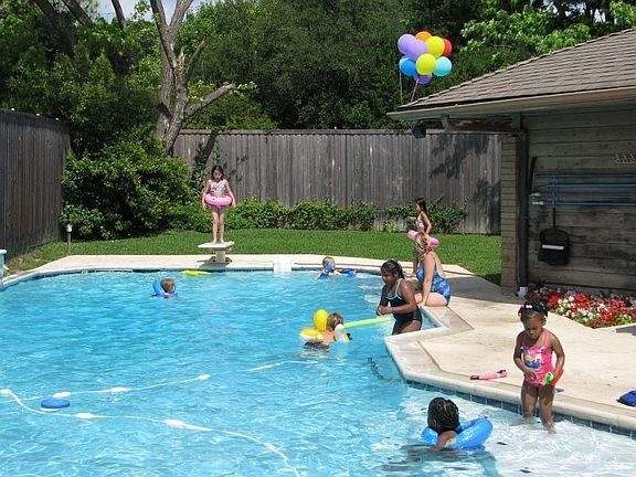 Pool (north look)