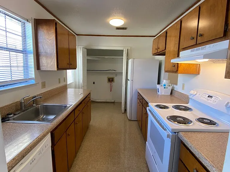 727 S Main St #55 — Photo 3