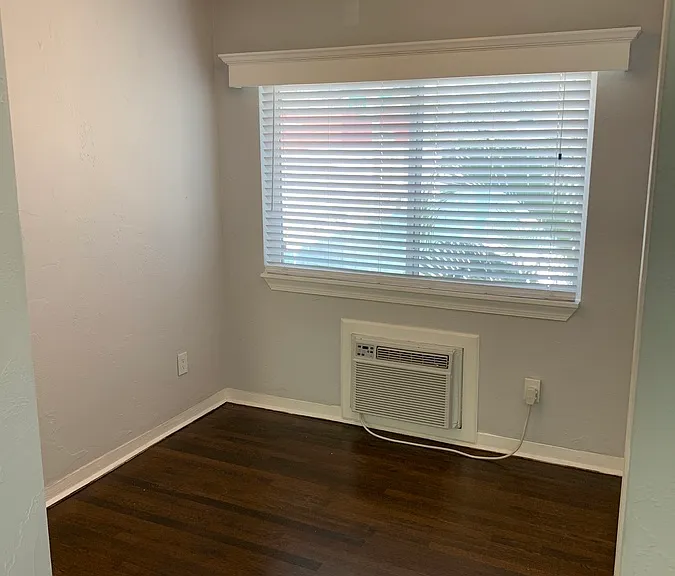Colony Apartments — Photo 34