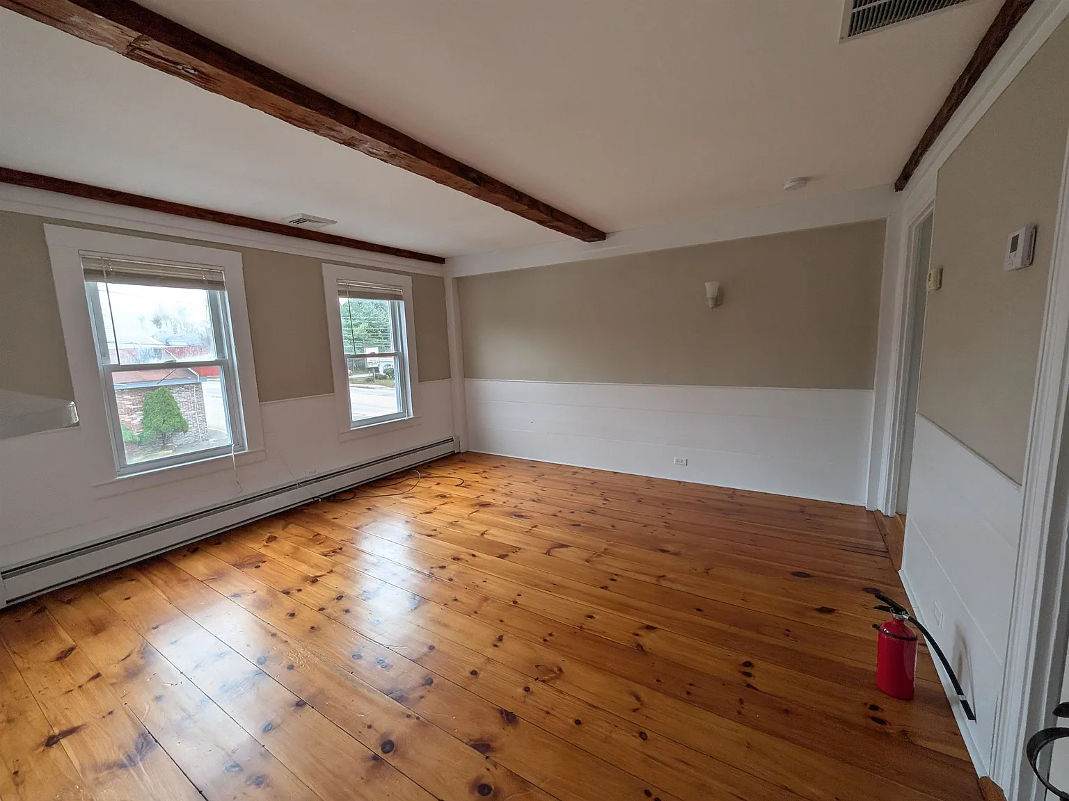 2 bed, 1.0 bath, 1152 sqft, $1,975 — Photo 3