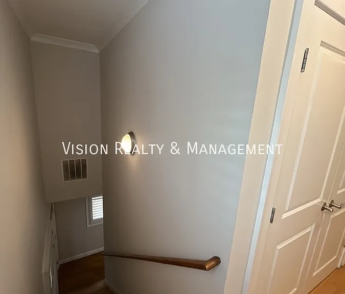 977 Cummings St SE — Photo 20