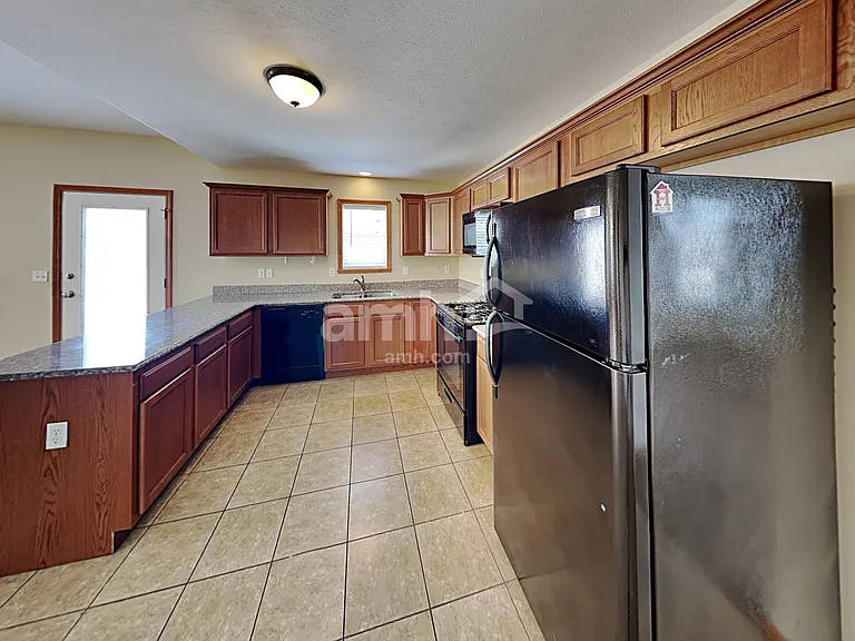 6715 Legacy Pointe Ct — Photo 3