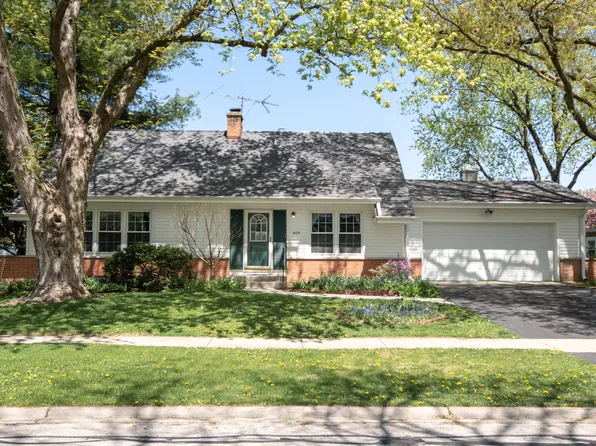 409 Buckeye Dr, Naperville, IL 60540