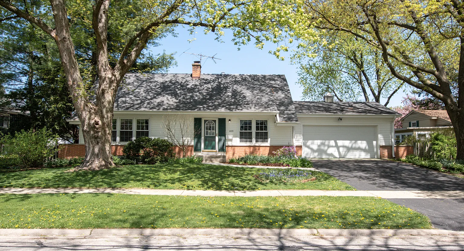 409 Buckeye Dr photo 1