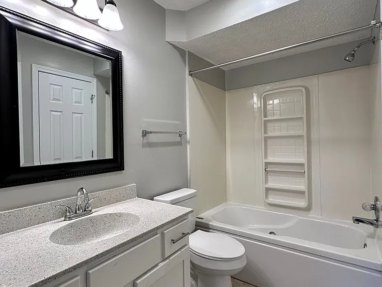 Breckenridge Apartment Homes — Photo 35
