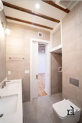 Rented by Voro New York | media 15