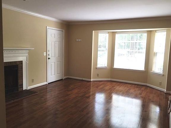 4th image of 1225 Carriage Park Dr