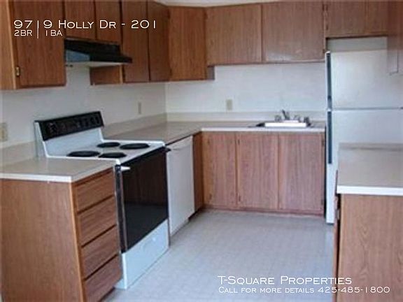 3rd image of 9719 Holly Dr APT 201