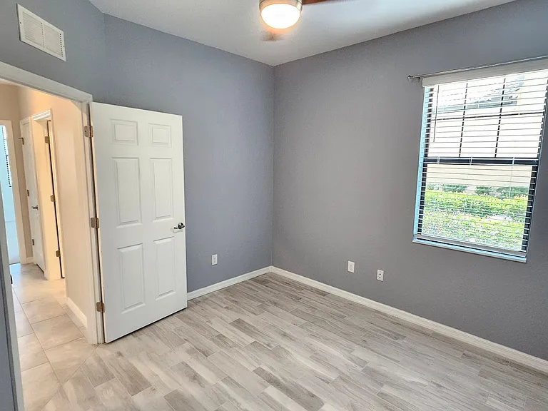 10027 Crooked Creek Dr #101 — Photo 33