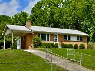 27 Looking Glass Ln, Asheville, NC 28805