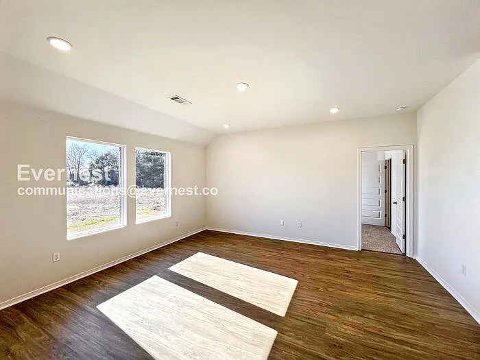 1607 Ridgefield Cir — Photo 10