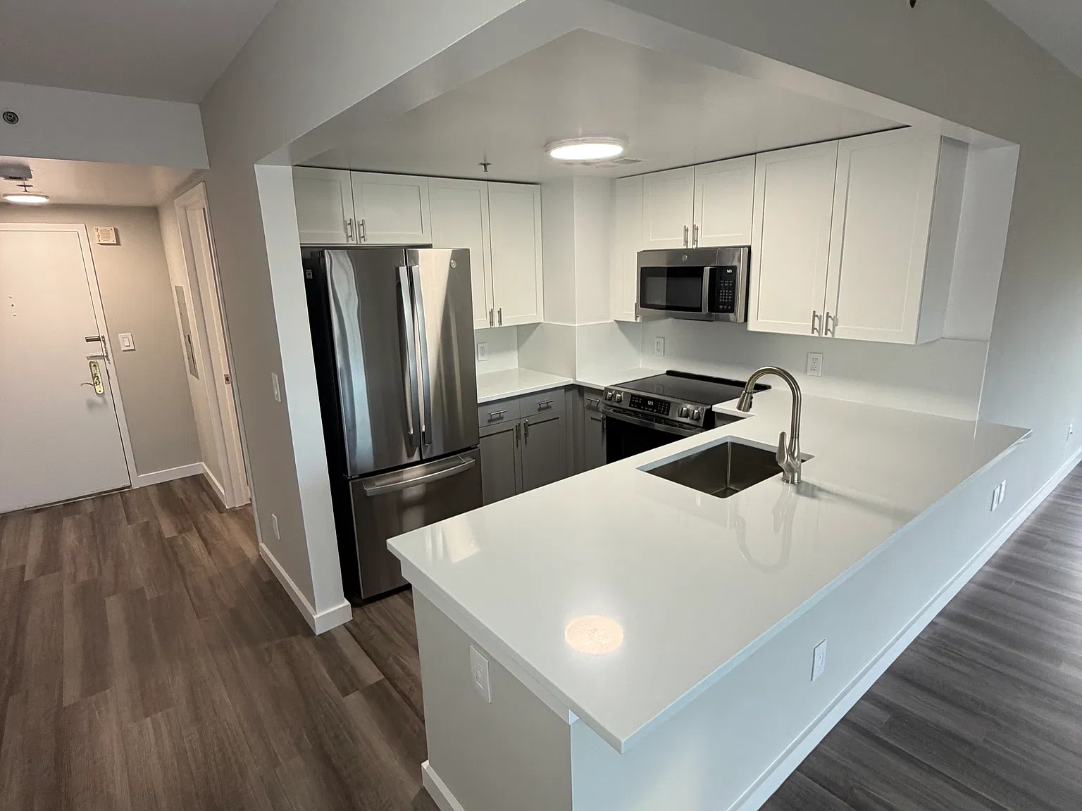 3 bed, 2.5 bath, 1550 sqft, $4,750 — Photo 3