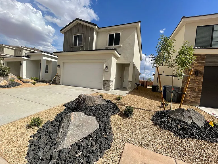 1396 E White Hollow Ln — Photo 1