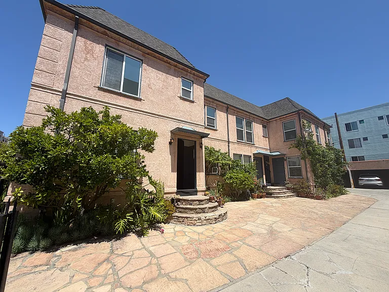 862 S Saint Andrews Pl — Photo 18