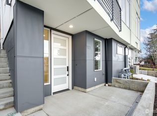 6440 NE 181st St #101, Kenmore, WA 98028