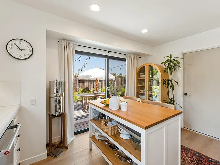 1488 Manzanita St — Photo 15