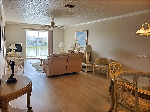 3rd image of 3480 Lake Bayshore Dr #513