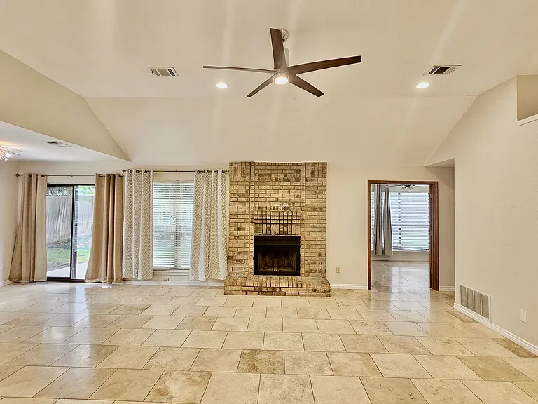1445 Sedalia Dr — Photo 4