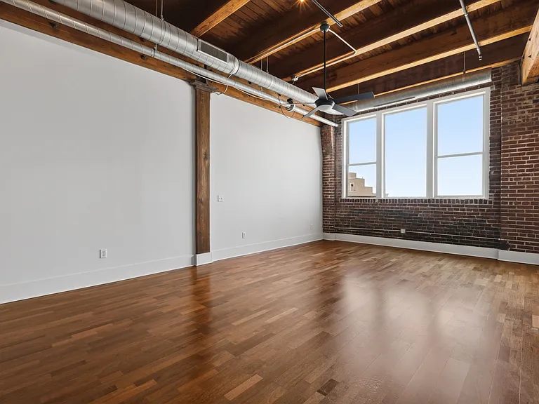 420 S Front St #407 — Photo 4