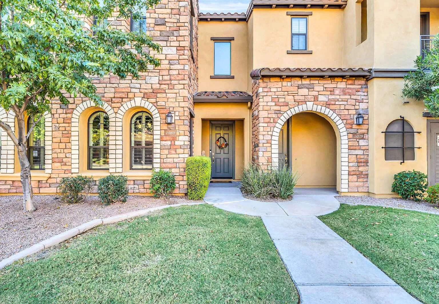 3 bed, 2.0 bath, 1756 sqft, $3,795 — Photo 2
